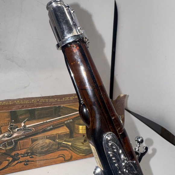 Avon 1760 Dueling Pistol Deep Woods After Shave Bottle NOS Vintage - Picture 3 of 5